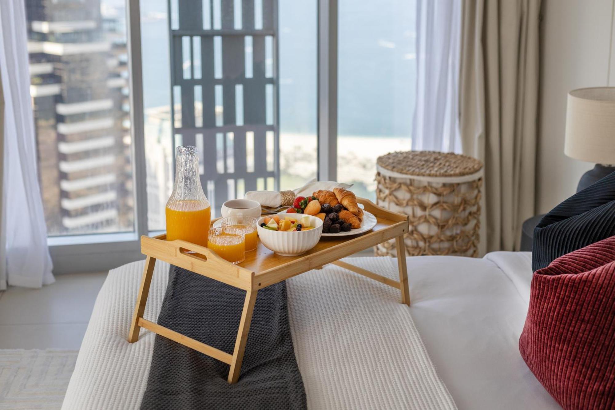 Luxury 2br In Cayan Tower With Sea, Marina & Eye View *