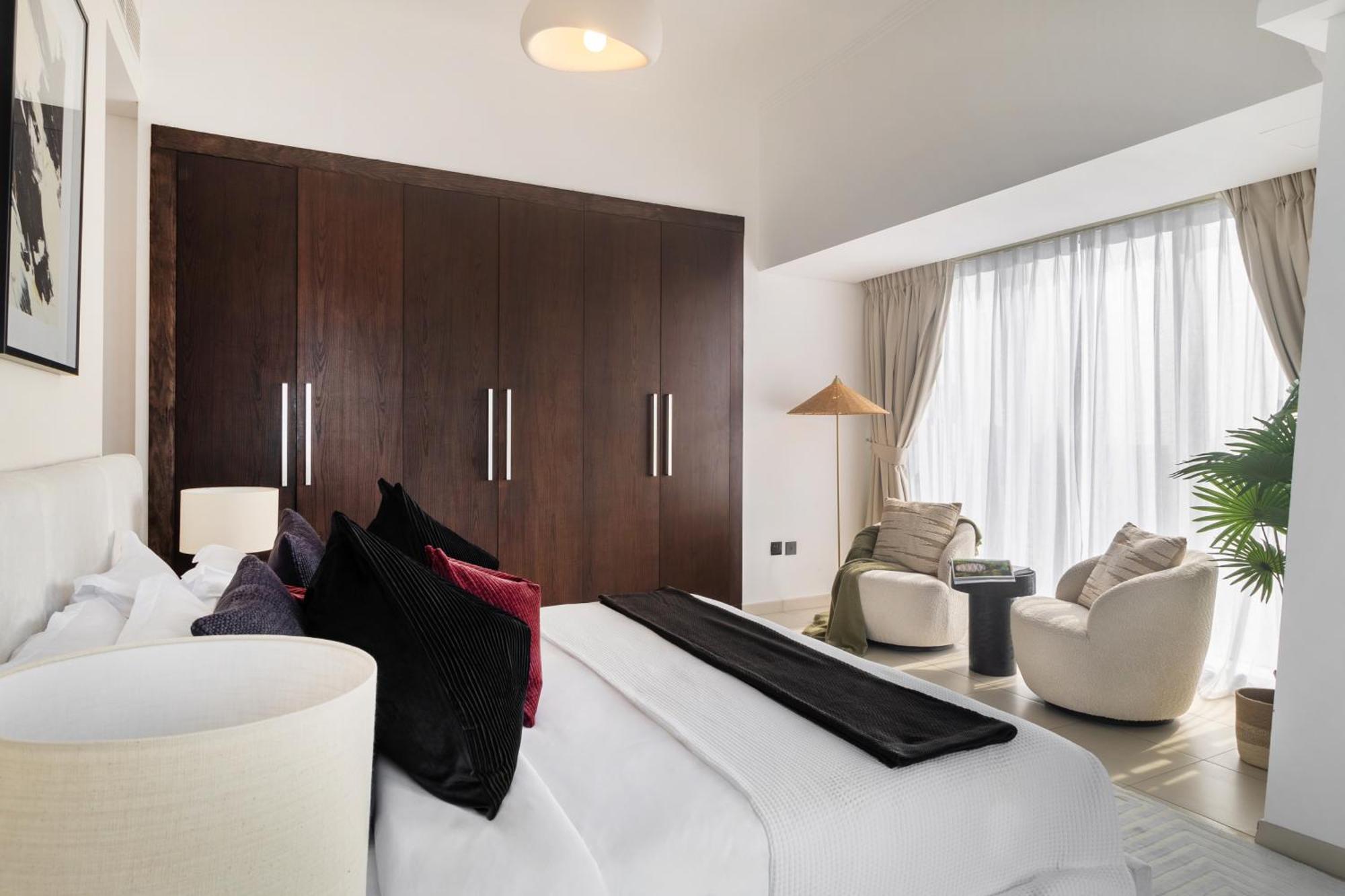 Luxury 2br In Cayan Tower With Sea, Marina & Eye View